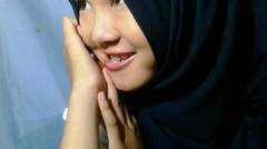 hijabers cantik..cara memodifikasi tampilan hijab ala icha..paris in love