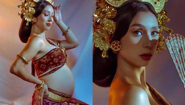 6 Potret Gaya Maternity Shoot Jennifer Bachdim, Tampil Cantik jadi Wanita Bali