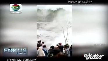 Evakuasi Truk Terjebak Material Banjir Lahar Dingin Semeru