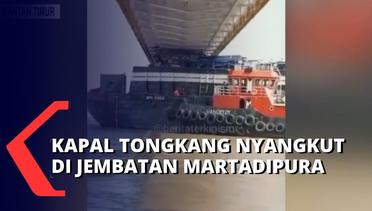 Kapal Tongkang Nyangkut di Jembatan Martadipura, Ini Penyebabnya