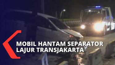 Sebuah Mobil Hantam Separator Lajur Transjakarta di Jalan Sudirman Menteng