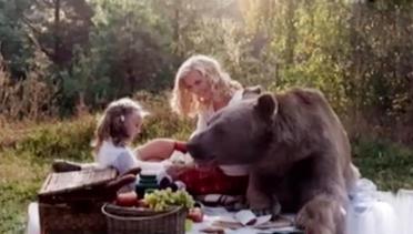 VIDEO : Olga Abadikan Momen Putrinya Piknik dengan Beruang
