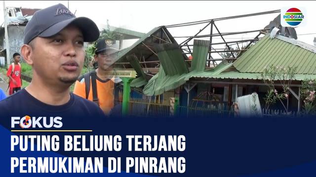 Detik-Detik Puting Beliung Terjang Pinrang, Atap Rumah Warga Terbang Hingga ke Tambak Ikan | Fokus