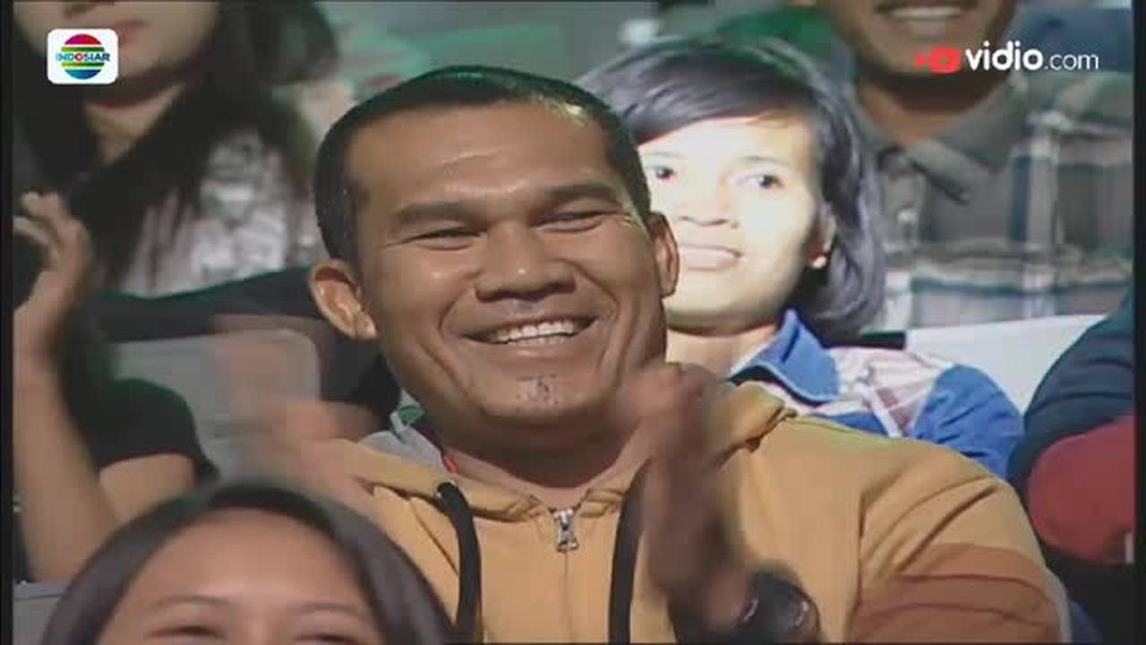 "Cewek Pakai Jilbab" - Nawendi (Stand Up Comedy Club) | Vidio