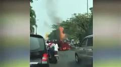 Detik-Detik Supir Angkot Terbakar Depan Pluit Village - Jakarta Utara