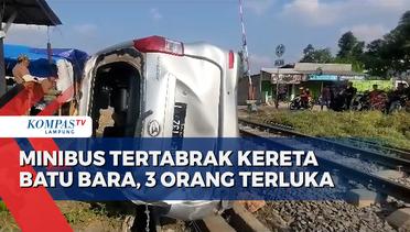 Minibus Ringsek Tertabrak Kereta Babaranjang, 3 Orang Terluka