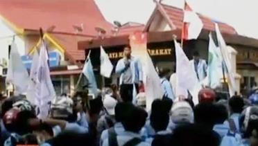 VIDEO: Mahasiswa Riau Protes Foto Polisi-Terduga Pembakar Lahan