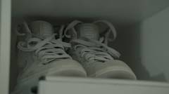 Rayi and The Sneakers - Sepatu Boxnya Koper?