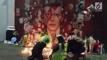 Mengenang Kematian David Bowie, Fans Fanatiknya Lakukan Ini