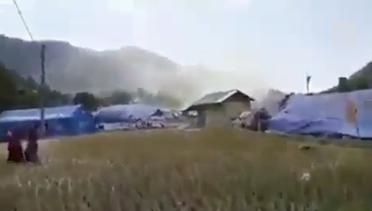 Puting Beliung Terjang Tenda Pengungsi di Lombok