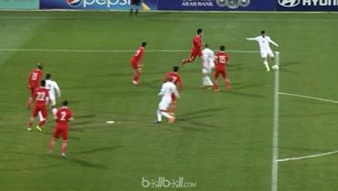 Gol Tendangan Pisang Bek Yordania