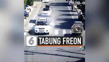 Rekaman Mobil Meledak Di Tengah Jalan Karena Tabung Freon