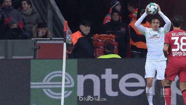 Momen Terlucu Bundesliga Pekan ke-16: Delaney Lempar Bola dari Sisi yang Salah!