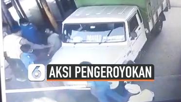 Rekaman Petugas Keroyok Dua Pengendara Mobil di Pintu Tol
