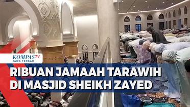 Ribuan Jamaah Tarawih di Masjid Sheikh Zayed