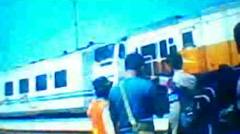 Kereta Api Tabrak Mobil Rombongan Pengantin di Semarang