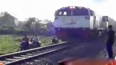 VIDEO: Asyik Berfoto di Rel, Guru Ngaji Tewas Tertabrak Kereta