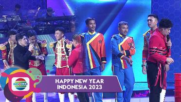 Semangat!! Tim Paskibraka Vs Tim Marching Band Gercep Tangkap Rejeki Tahun Baru!! | Happy New Year Indonesia 2023