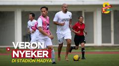 Eks Pemain MU, Juan Sebastian Veron Main Bola Nyeker di Stadion Madya