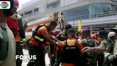TNI AL Distribusikan Bantuan ke Korban Tsunami yang Bertahan di Pulau Sebuku Lampung - Fokus Pagi
