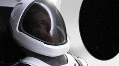 Elon Musk Bikin Baju Astronot Spacex