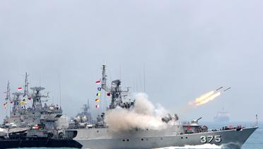 Pertempuran sengit kapal perang TNI AL dan Belanda di tengah laut