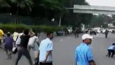 Demo Taksi Berujung Ricuh hingga Korban Heli Jatuh Dimakamkan