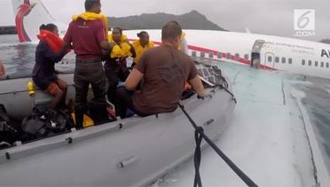 Rekaman Penyelamatan Pesawat yang Tergelincir di Perairan Mikronesia