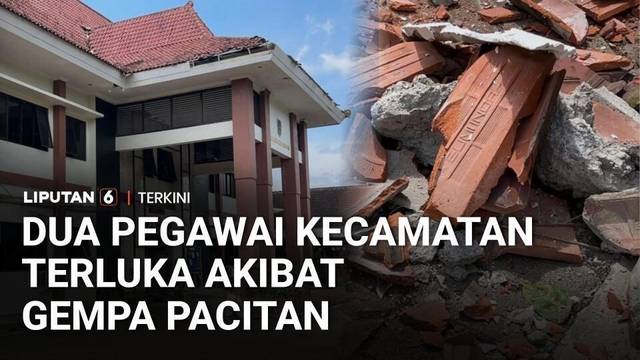 Atap Gedung Kecamatan Ambruk Diguncang Gempa, Dua Pegawai Terluka | Liputan 6