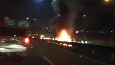 Sedan Terbakar di Tol JORR KM 31