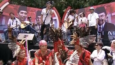 Meski Terik Matahari, Masyarakat Tetap Antusias Menunggu Kedatangan Jokowi-JK