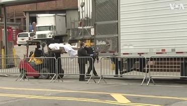 New York City : Dead Moved Into Refrigerator Trucks