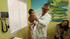 Dokter ini Bagi Trik Super Ampuh Tenangkan Bayi Menangis