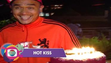 Keseruan Surprise Party Valentino Jebret yang Ke-36 - Hot Kiss