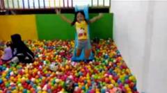 Ara mandi bola - Taman bermain indoor yang menyenangkan untuk anak-anak dan keluarga