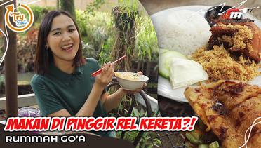 Makan Seruu Sambil Liat Kereta Lewat Cuma Ada di RUMMAH GOA, Bintaro! | Try Eat