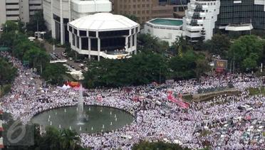 Weekly Highlights: Peaceful Rally 'Aksi Damai 212' in Jakarta