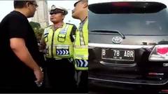Polisi kejar pengendara mobil fortuner karena maki polisi dengan kata kotor