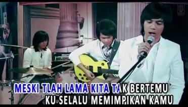 D'MASIV - Rindu Setengah Mati (Official Karaoke Video)
