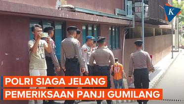Sejumlah Anggota Polisi Berjaga Jelang Kedatangan Panji Gumilang di Mabes Polri