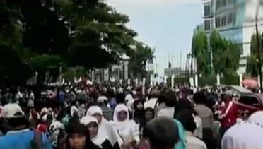 VIDEO: Ratusan Pekerja Honorer Demo Tuntut Status Jadi PNS