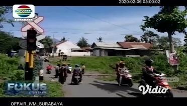 Mobil Ditabrak Kereta Api. Banyuwangi, Jawa Timur