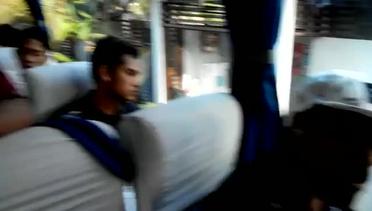 Eksklusif: Suasana Bus Arema Cronus Menuju Stadion I Wayan Dipta