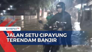 Diguyur Hujan Deras, Jalan Setu Cipayung Terendam Banjir Setinggi 60 Cm!