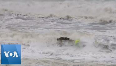 Hurricane Dorian Produces Strong Winds and Waves Along Florida Coast