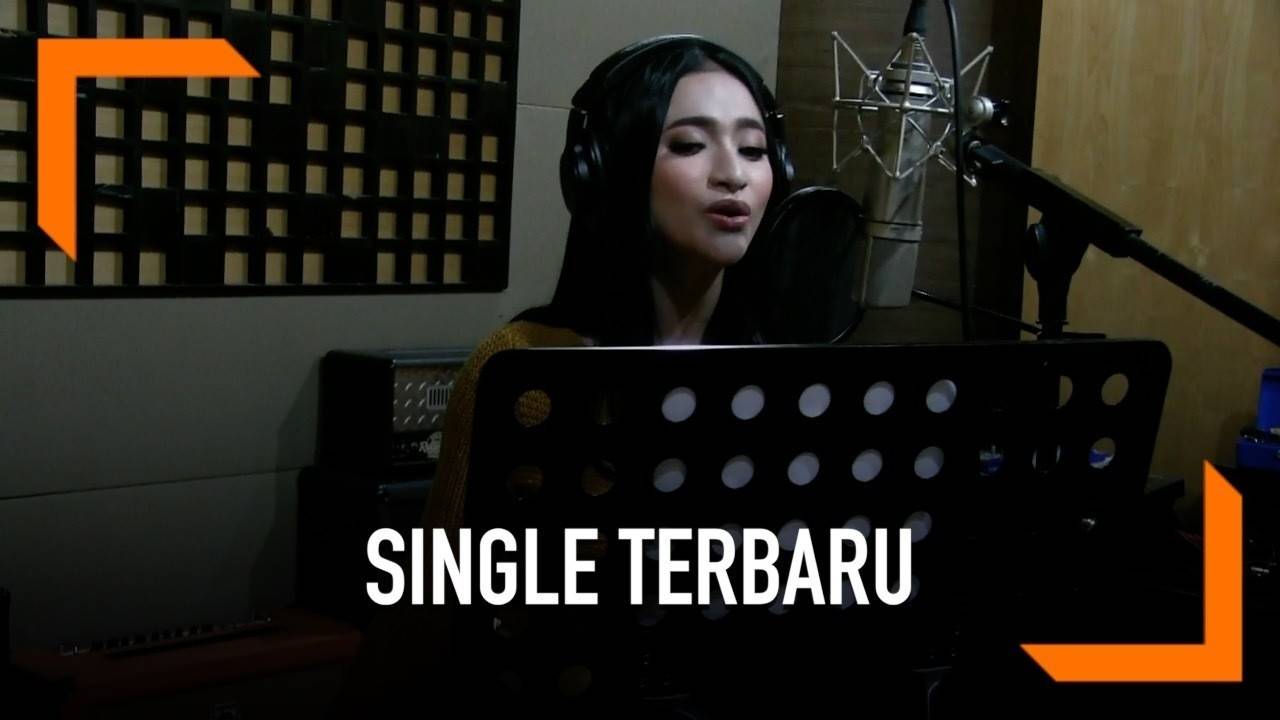 Amel Alvi Sibuk Rekaman Single Terbaru Vidio picture