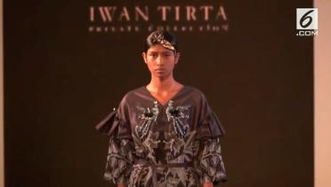 Kolaborasi Iwan Tirta - Mel Ahyar Suguhkan Batik Detail Rumit di Fashion Nation 2018