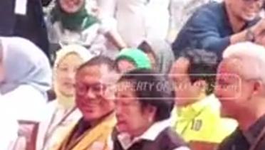 Kaesang Berlutut Saat Temui Megawati di KPU