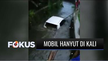 Salah Pindah Gigi, Mobil Sedan di Bekasi Masuk dan Hanyut di Saluran Air hingga Ratusan Meter | Fokus