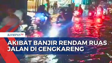 Banjir Rendam Jl Kamal Raya Cengkareng, Sejumlah Motor Mogok Karena Nekat Trobos Genangan